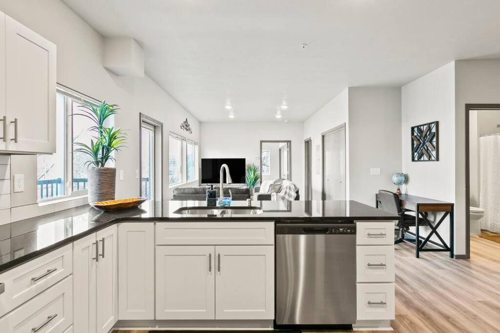 Spacious New 2 Bed 2 Bath Apt By Downtown Spokane Exterior foto